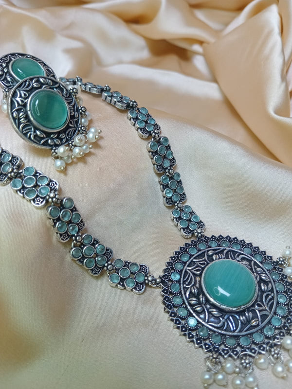 Beautiful mala light green stone with white pearls and  Beautiful earings